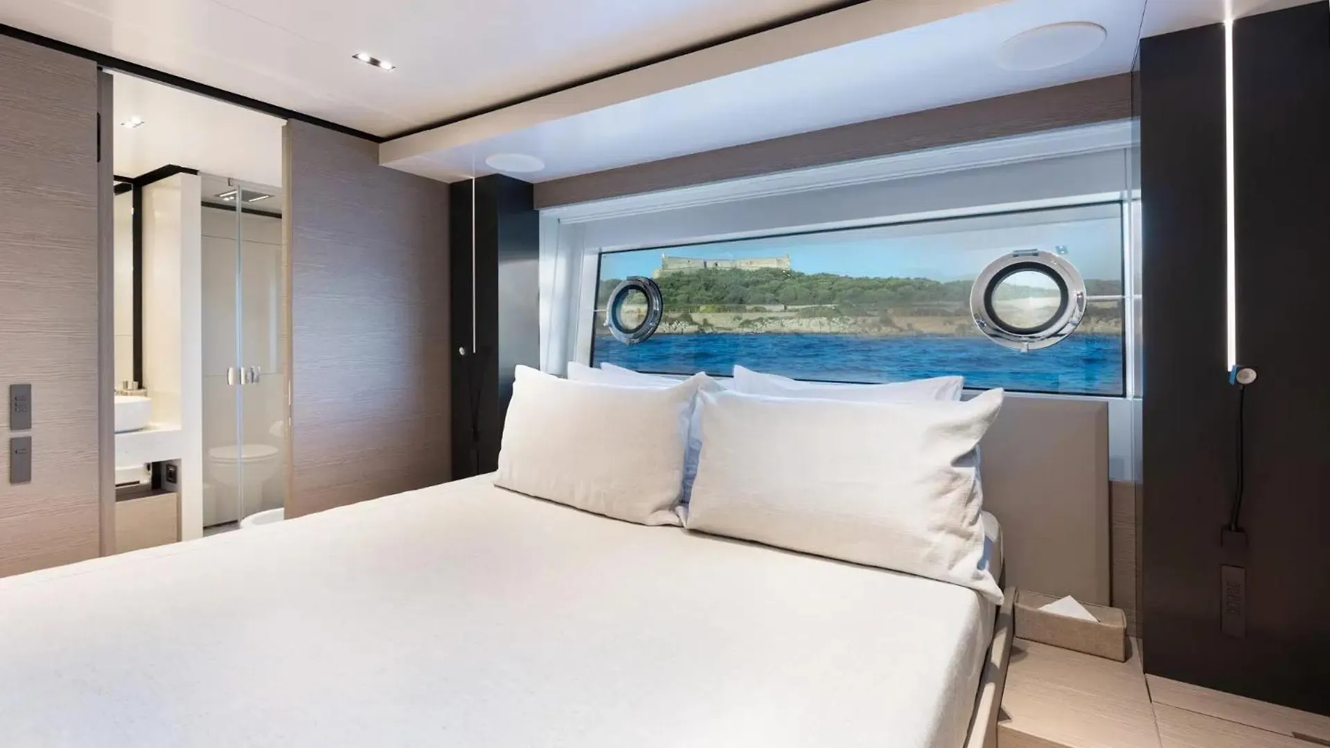 מלון Luxury Yacht Moretti In Saint Tropez 0*, סן טרופז צרפת