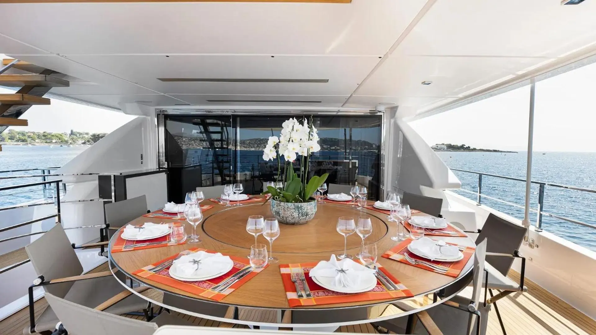מלון Luxury Yacht Moretti In Saint Tropez 0*, סן טרופז צרפת