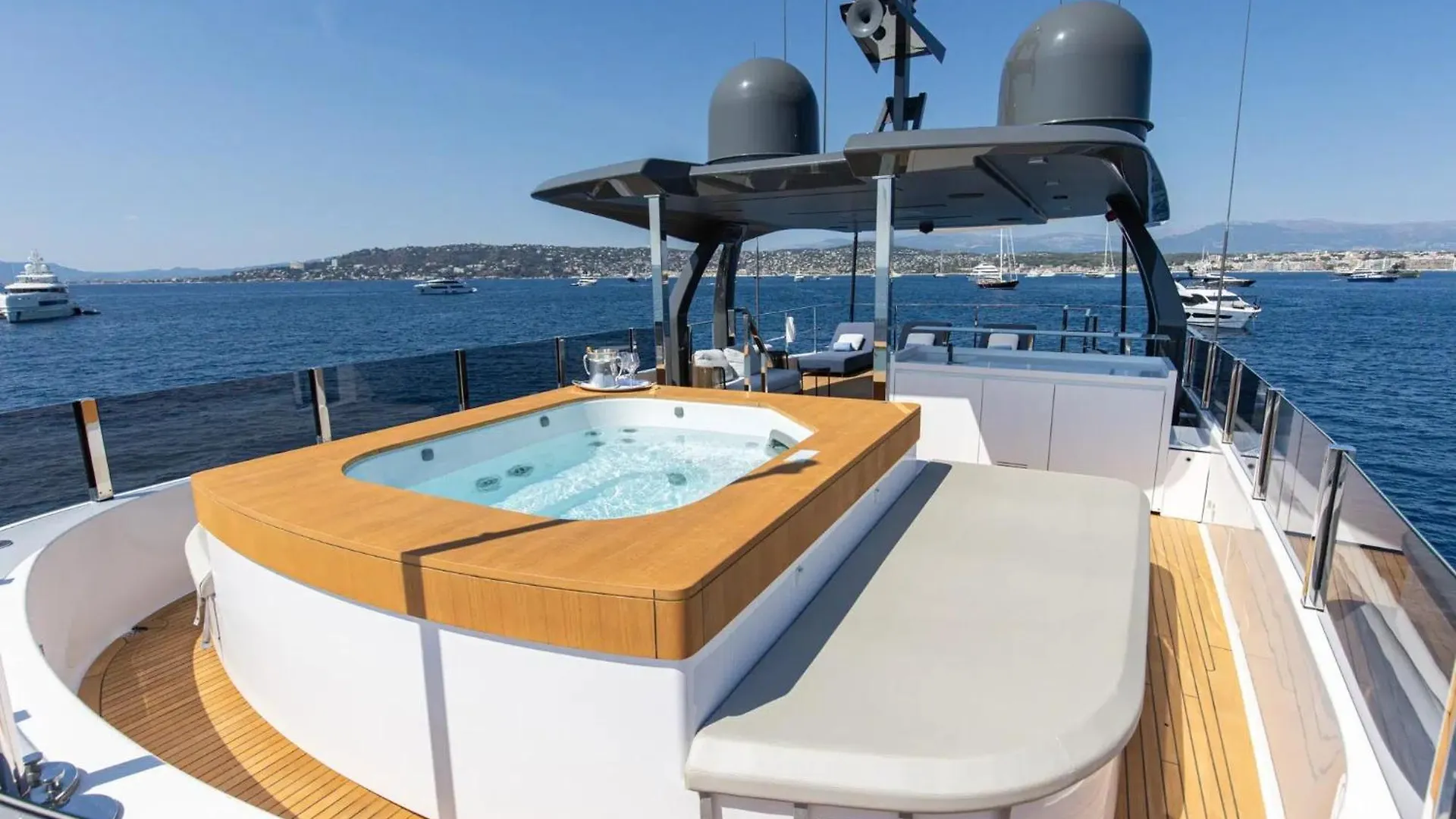 ホテル Luxury Yacht Moretti In Saint Tropez