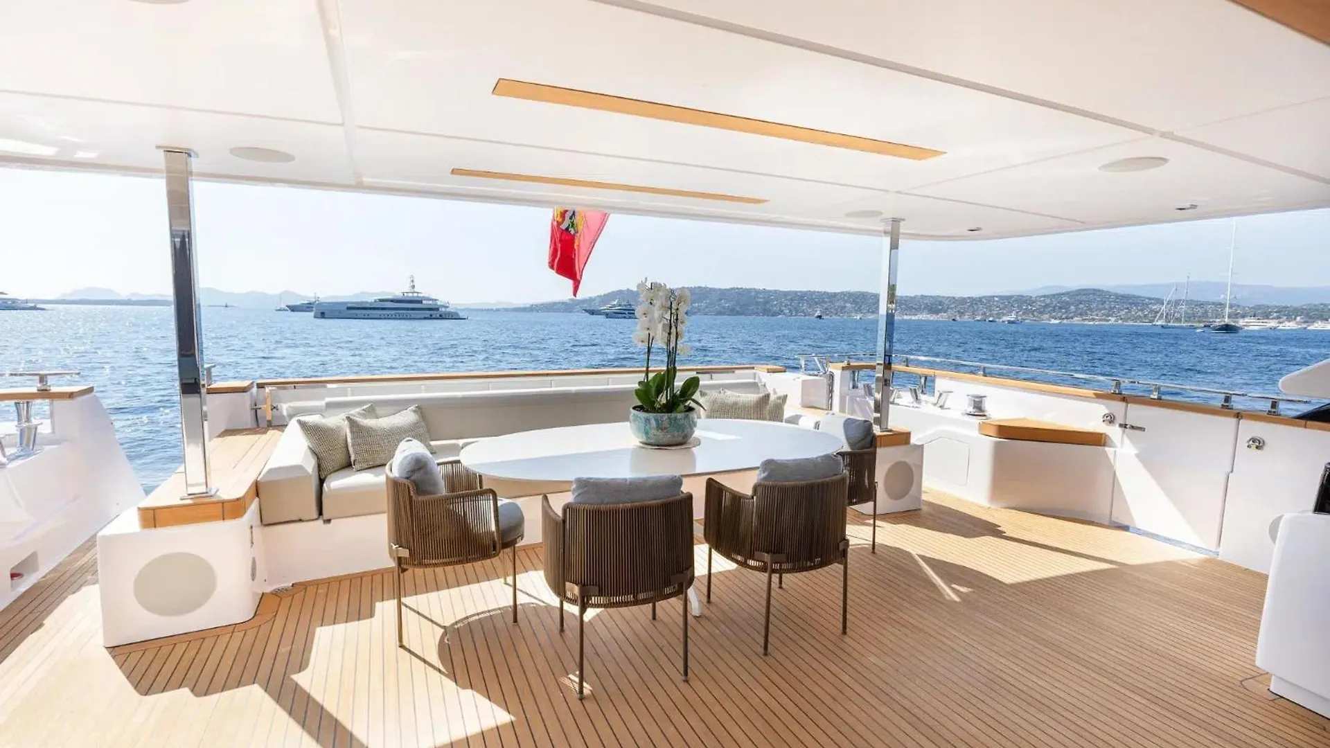 Bådhotel Luxury Yacht Moretti In Saint Tropez Hotel