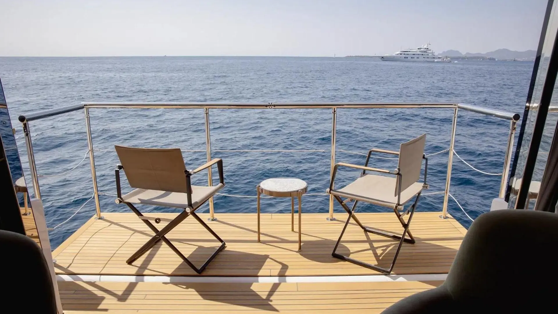 Bådhotel Luxury Yacht Moretti In Saint Tropez Hotel