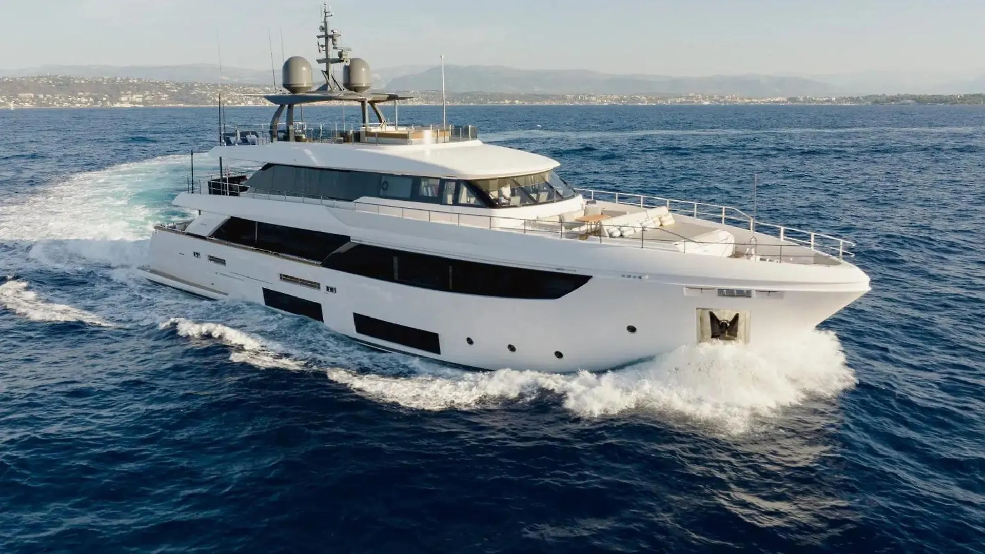 Luxury Yacht Moretti In Saint Tropez Hotel 0*, Saint-Tropez